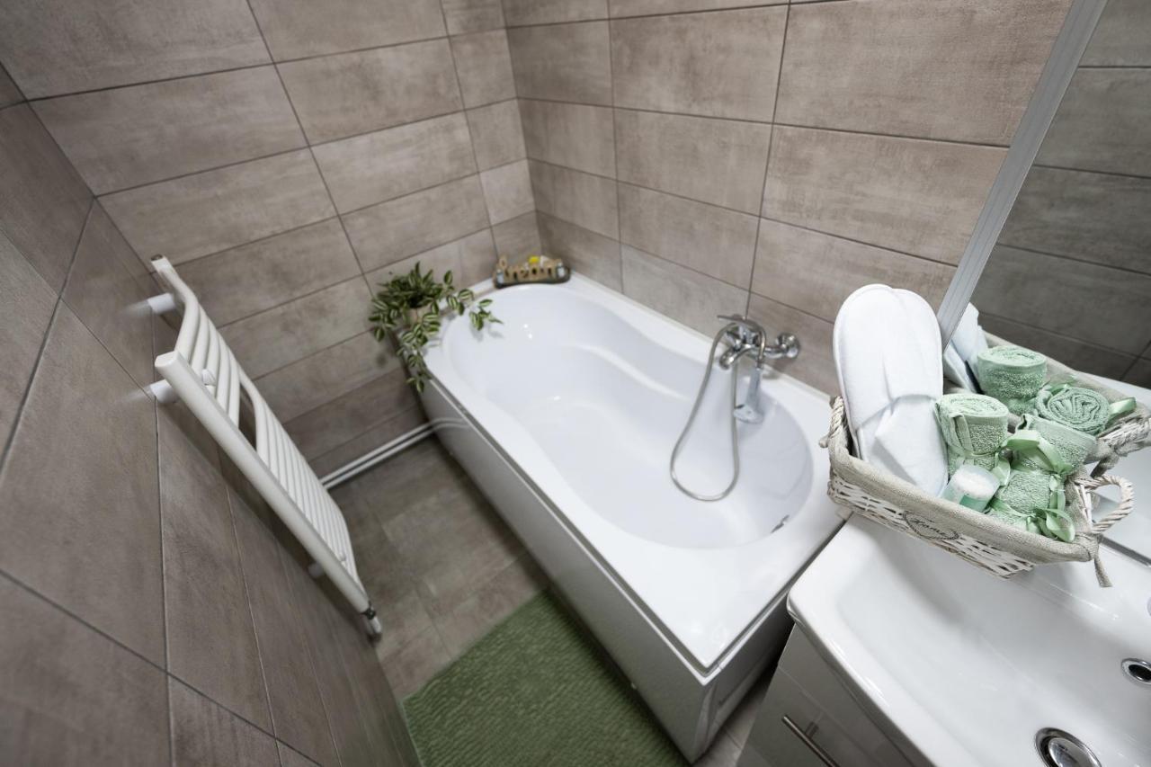 L&R Boutique Apartment Otelu Rosu Exteriér fotografie